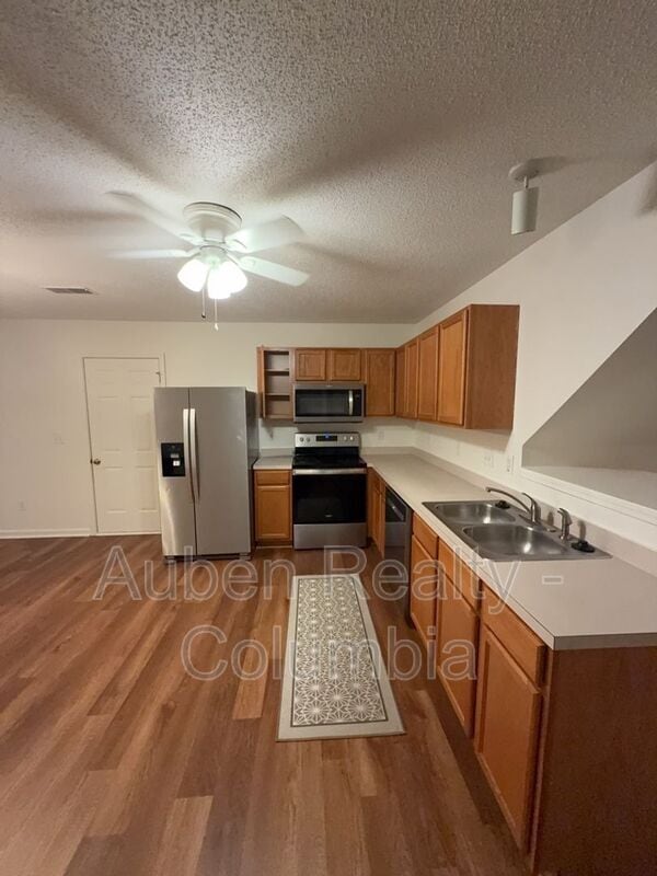 Photo - 212 Aderley Oak Loop