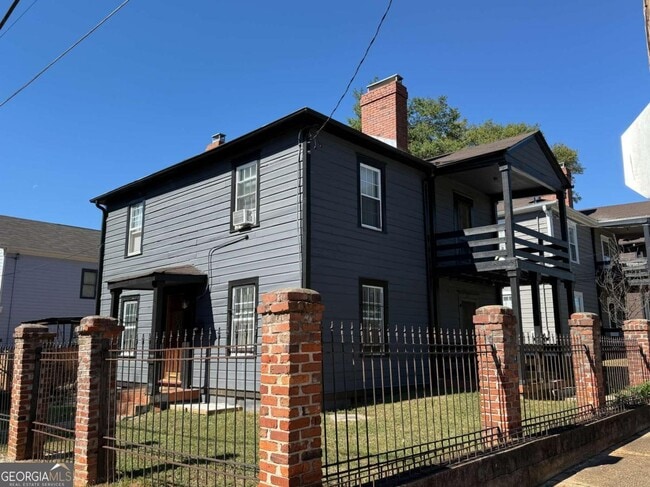 Building Photo - 117 Vine St SW Unit B