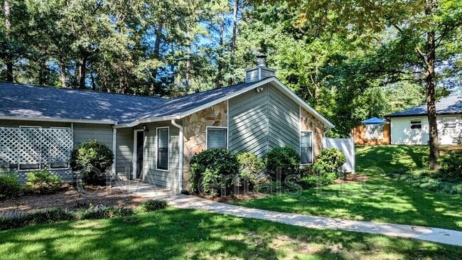 Photo - 1050 Mathews Ct