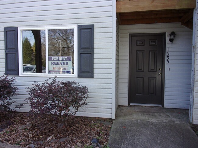 Photo - 1695 Hunters Trail