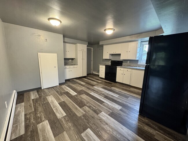 Photo - 1491-1493 Harvey St