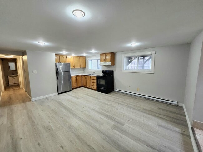 Building Photo - 160 Charlotte St W Unit 5