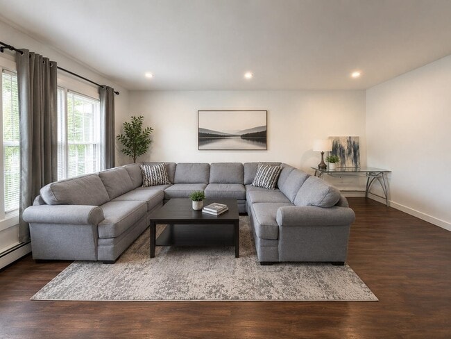 Photo - 859 Avenue C