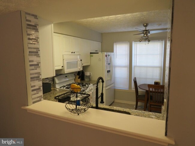993 Joshua Tree Ct