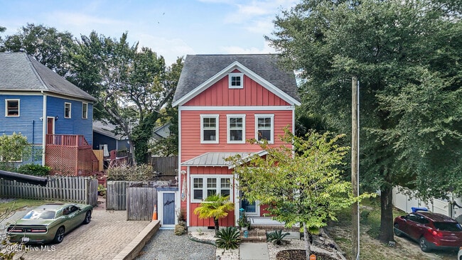 Photo - 120 St James St