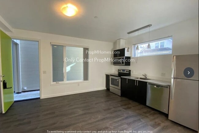 Photo - Charming One Bedroom Unit in the Heart of NE! Unidad B
