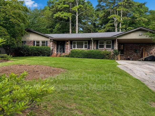 Photo - 725 McBurnette Rd N E