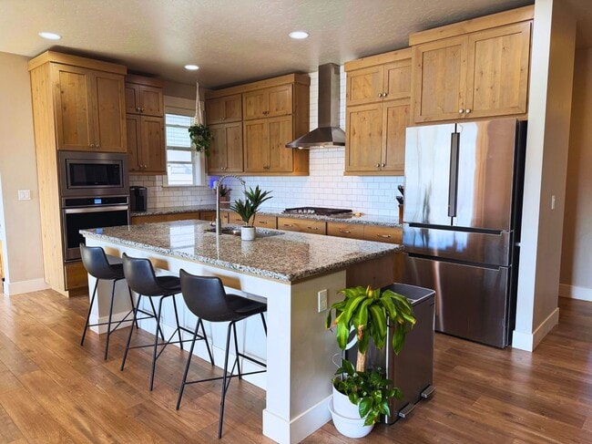 Photo - 1343 E Fort Erie St