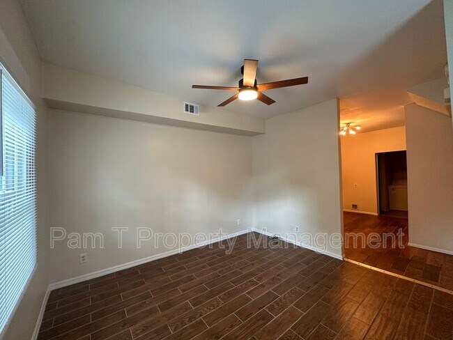 Photo - 816 Ott St