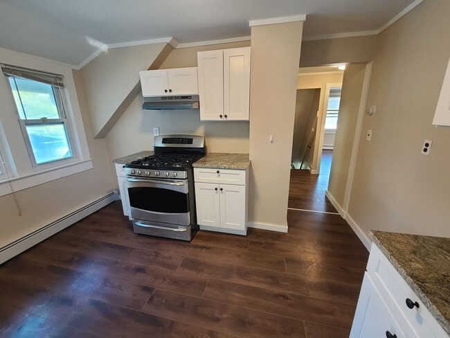 Building Photo - 9 Stanley Ave Unit 2