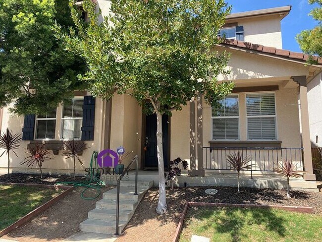 Photo - 557 Dutch Elm Dr