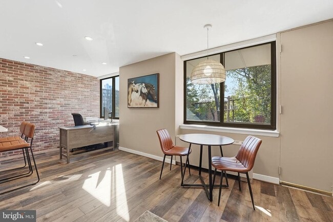 Photo - 4390 Lorcom Ln Unidad 402