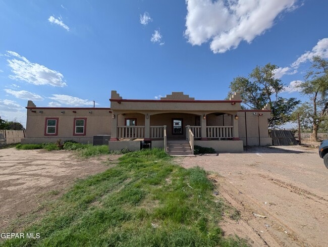 Building Photo - 13821 Villalobos Rd Rental