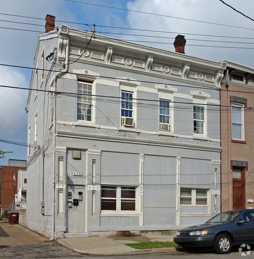 Photo - 940 Central Ave Apartments