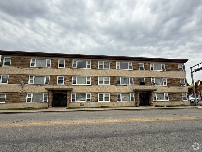 Building Photo - 3443 S Central Ave Rental