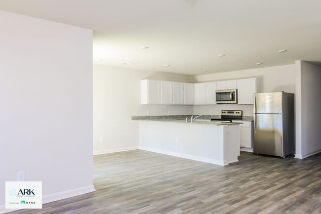 Photo - 2183 Bayside St SW