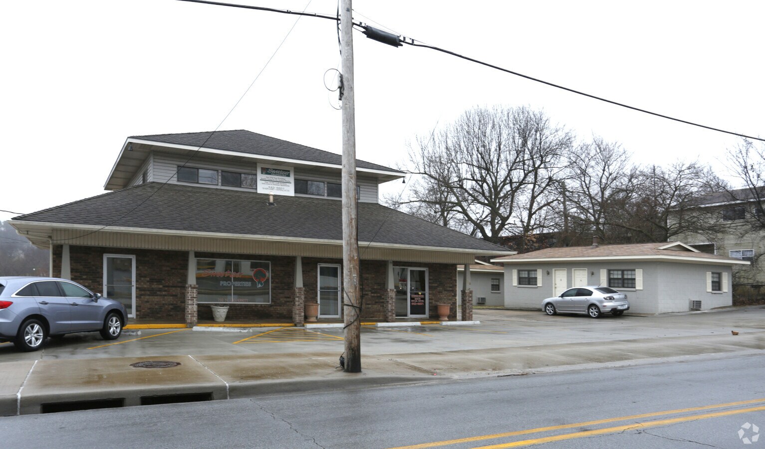 Photo - 730 N Leverett Ave Apartments