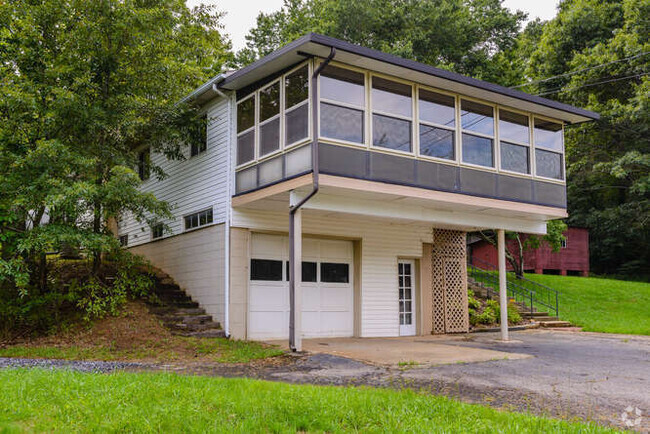 Building Photo - Peek Hill Cottage- Swannanoa Rental