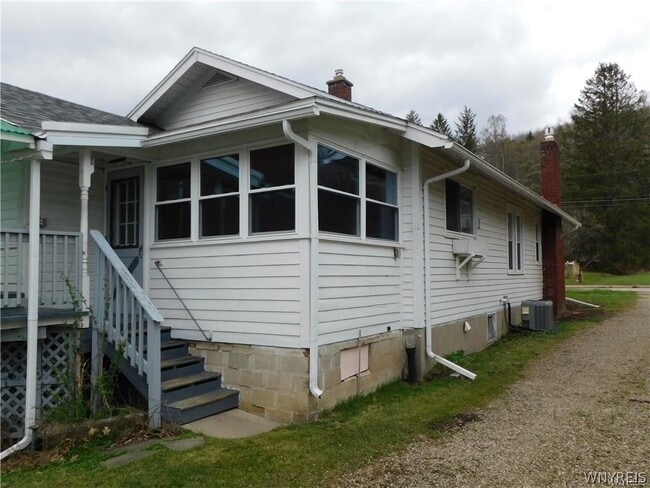 Photo - 172 Wellsville St