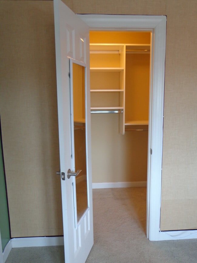 Bedroom closet 2 - 1417 Newton St NW Unit 505