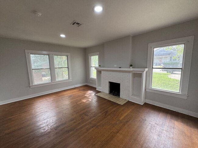 Photo - Updated Farm House in Central Waco
