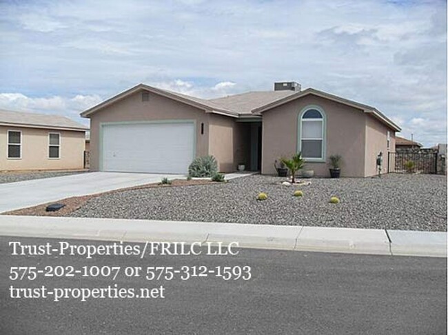 Great 3/2 newer home close to WSMR / NASA - Great 3/2 newer home close to WSMR / NASA