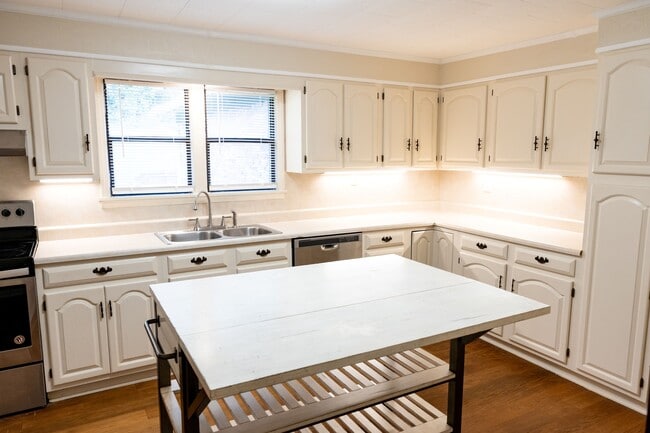 Photo - 1101 N C St