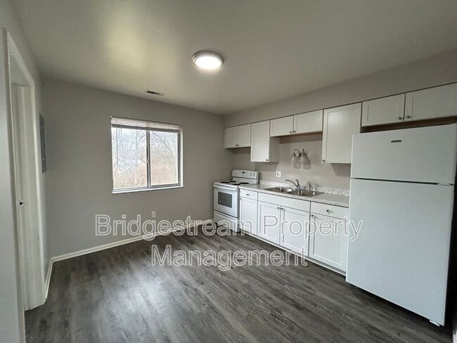 Photo - 7837 N Main St