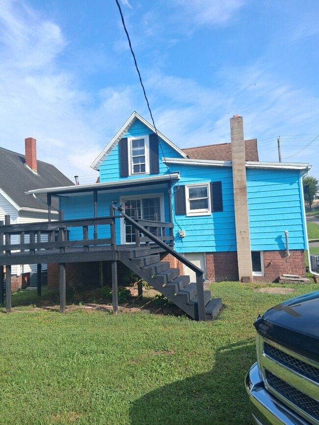 18 Braun St