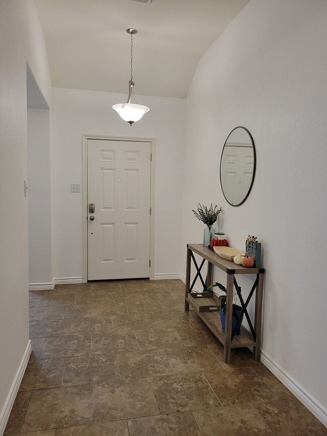 Photo - Open floor plan & small pets allowed! 3BD/2BA home in Killeen!