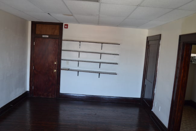 Photo - 160 Fayette St Unit Apt D