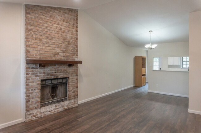 Photo - 1321 Burgess Dr