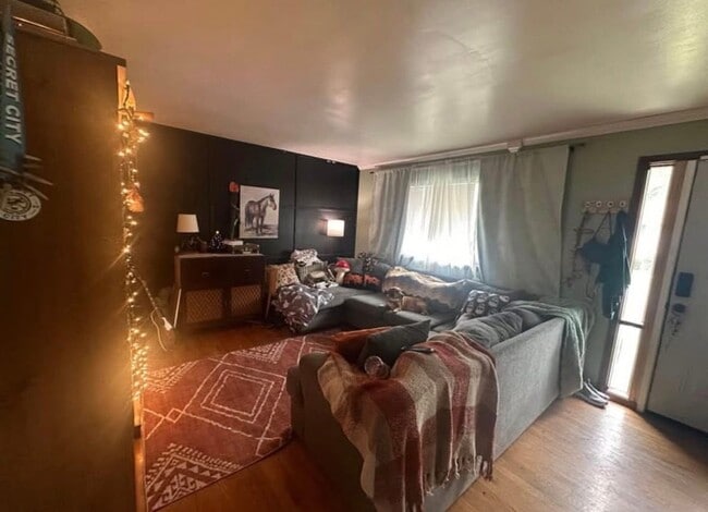 Photo - 1208 Pickwick Rd