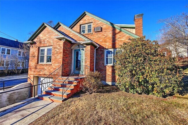 Photo - 66 Tyndall Ave