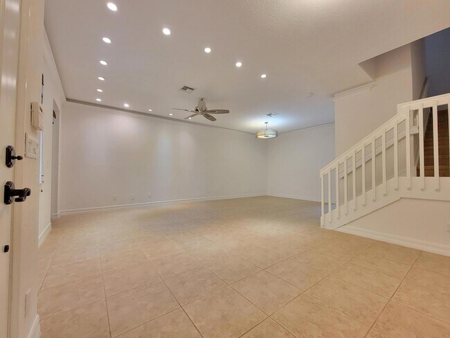 Photo - 142 Ennis Ln
