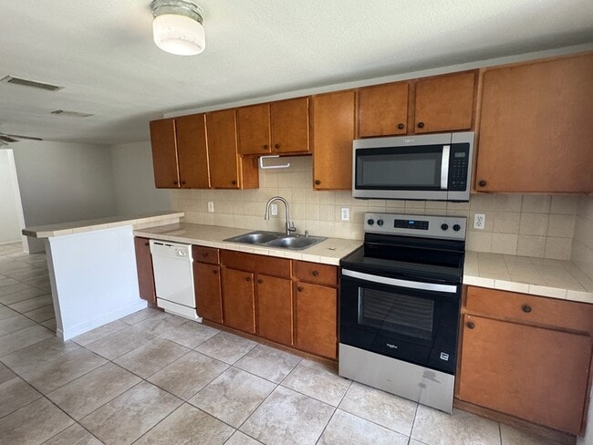 Photo - 7825 40th Ave Dr W