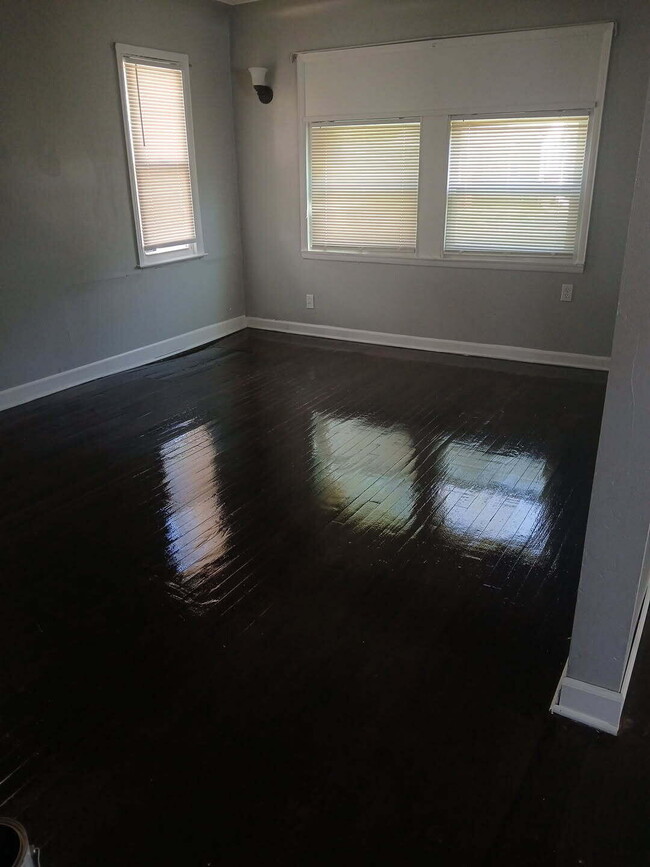 Photo - 19012 Kingsville St