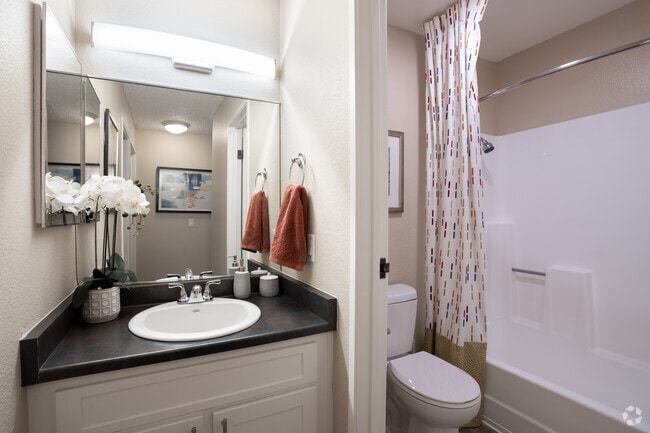 1BR, 1BA - 618SF - Residence D - Bathroom