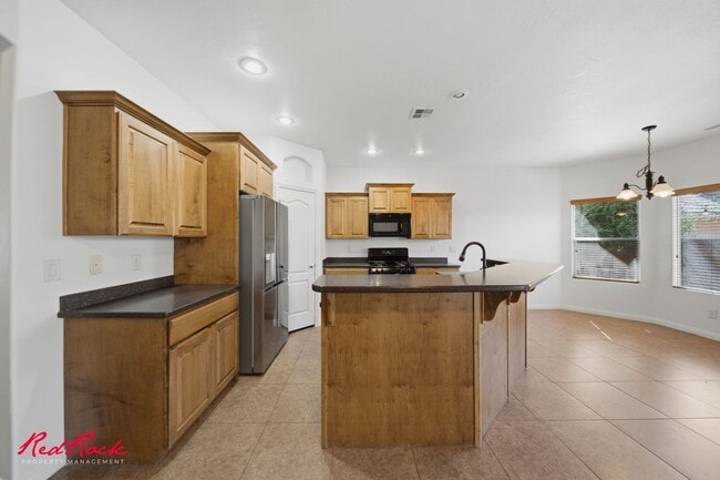 Building Photo - 3304 W Palomar