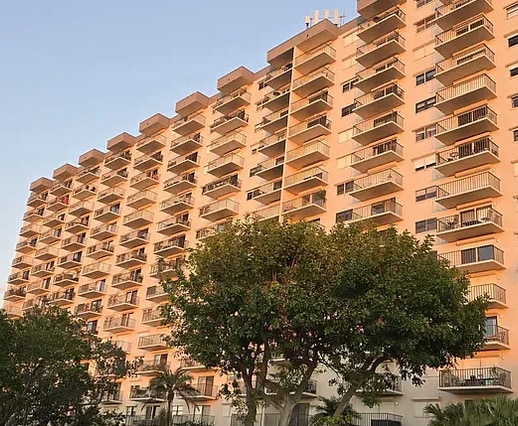 Building - 7050 Sunset Dr S Unit 807