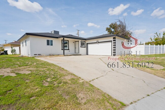 3 bedroom, 2 bathroom house in SW Bakersfield - 3 bedroom, 2 bathroom house in SW Bakersfield