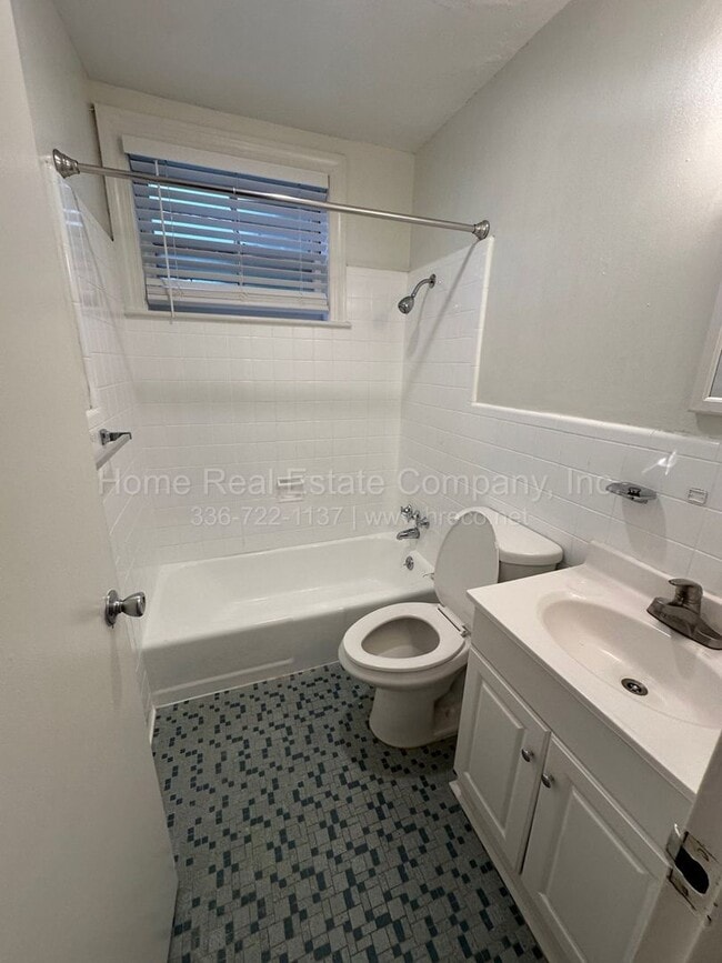 805 W End Blvd Unit B-1