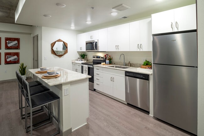 Roommate share Tucson - The Parker Apartments