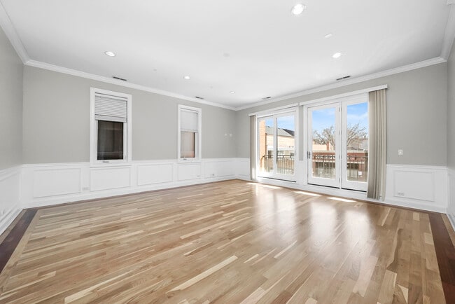 Photo - 5010 W Lawrence Ave