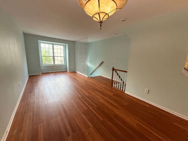 31 Locust St