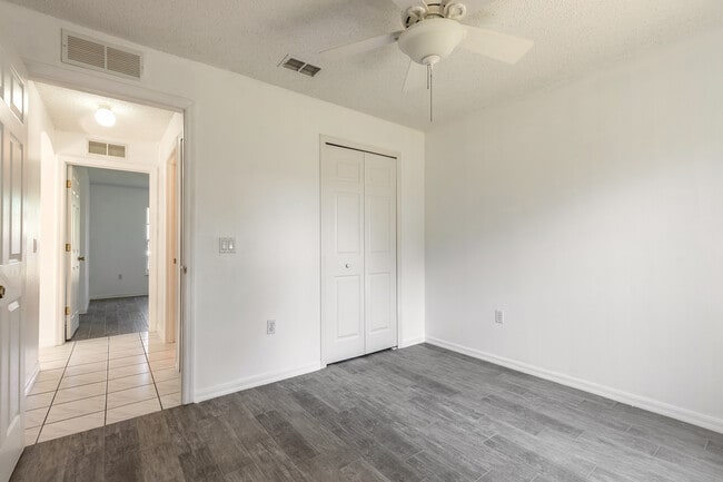 Photo - 3214 Juniper Dr