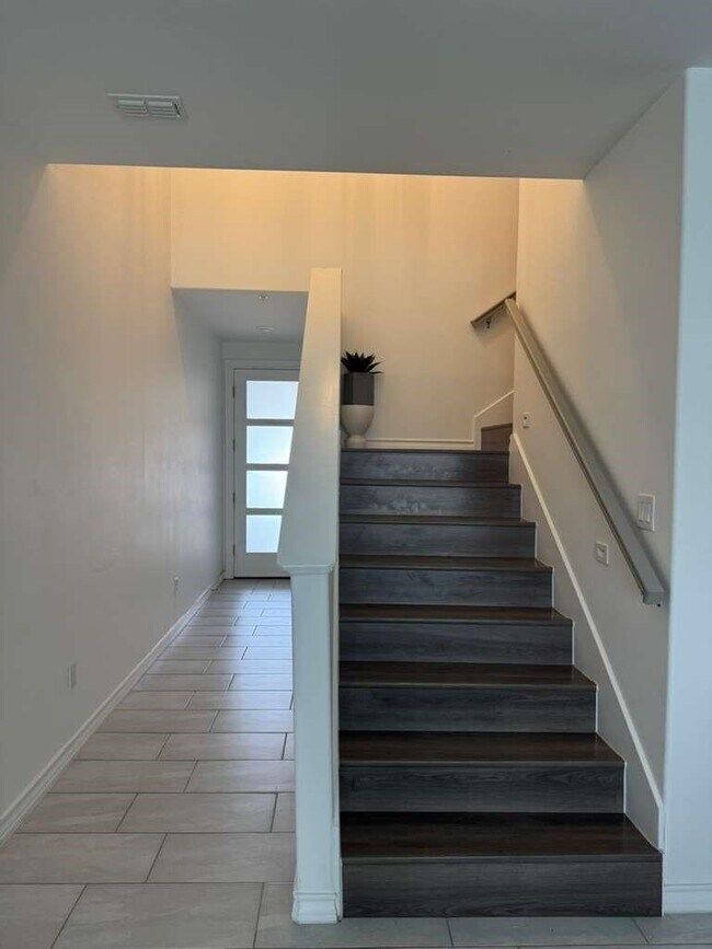 Photo - 9926 Kaspar Dr Unit 9926