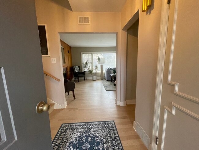 Photo - 844 Juniper Rd