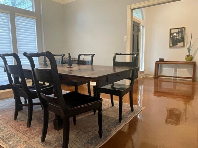 Photo - 641 Evergreen Ln