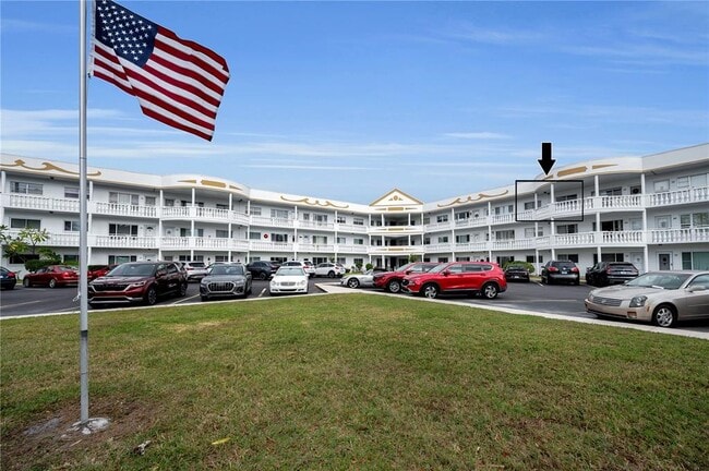 Building Photo - 2428 Columbia Dr Unit 64